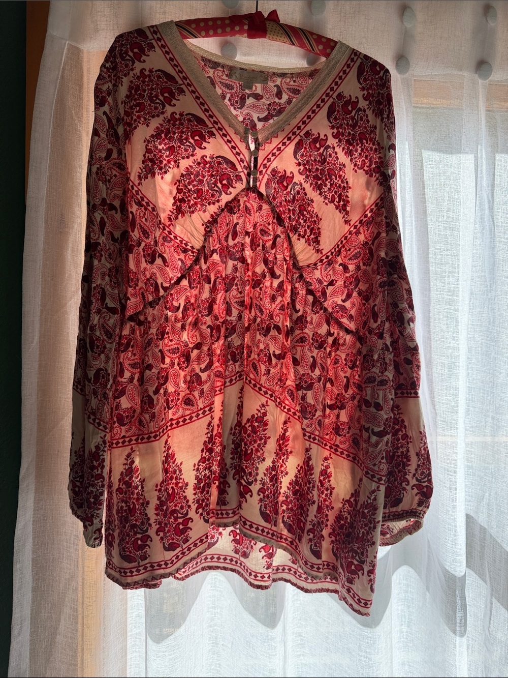 Weekends Women's Red Paisley V-Neck Long Sleeve Top